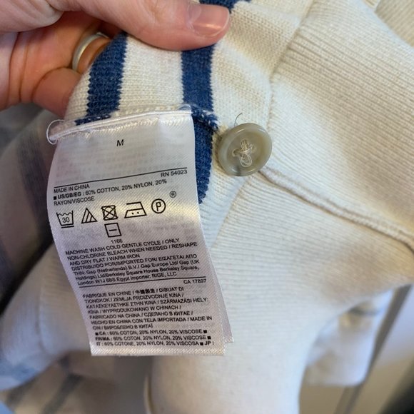 Banana Republic Men's Hoodie - Picture 4 of 8